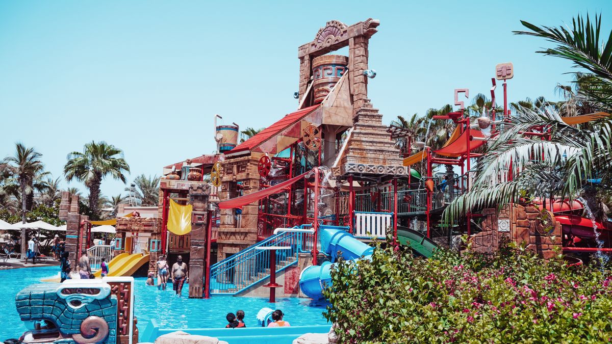 Experience fun and excitement at a lively waterpark in Dubai, perfect for family adventures and thrilling slides.