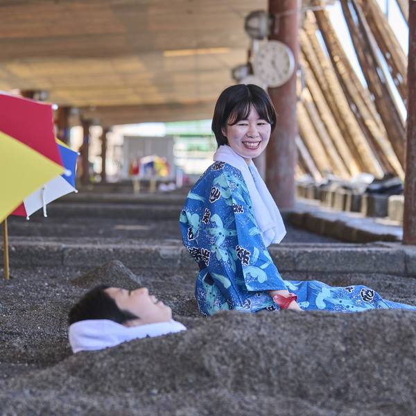 浴衣で入る砂むし温泉