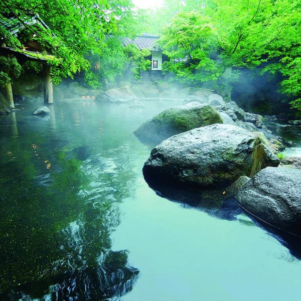 渓流沿いの露天風呂