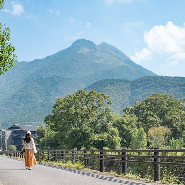 由布院の川沿い散歩